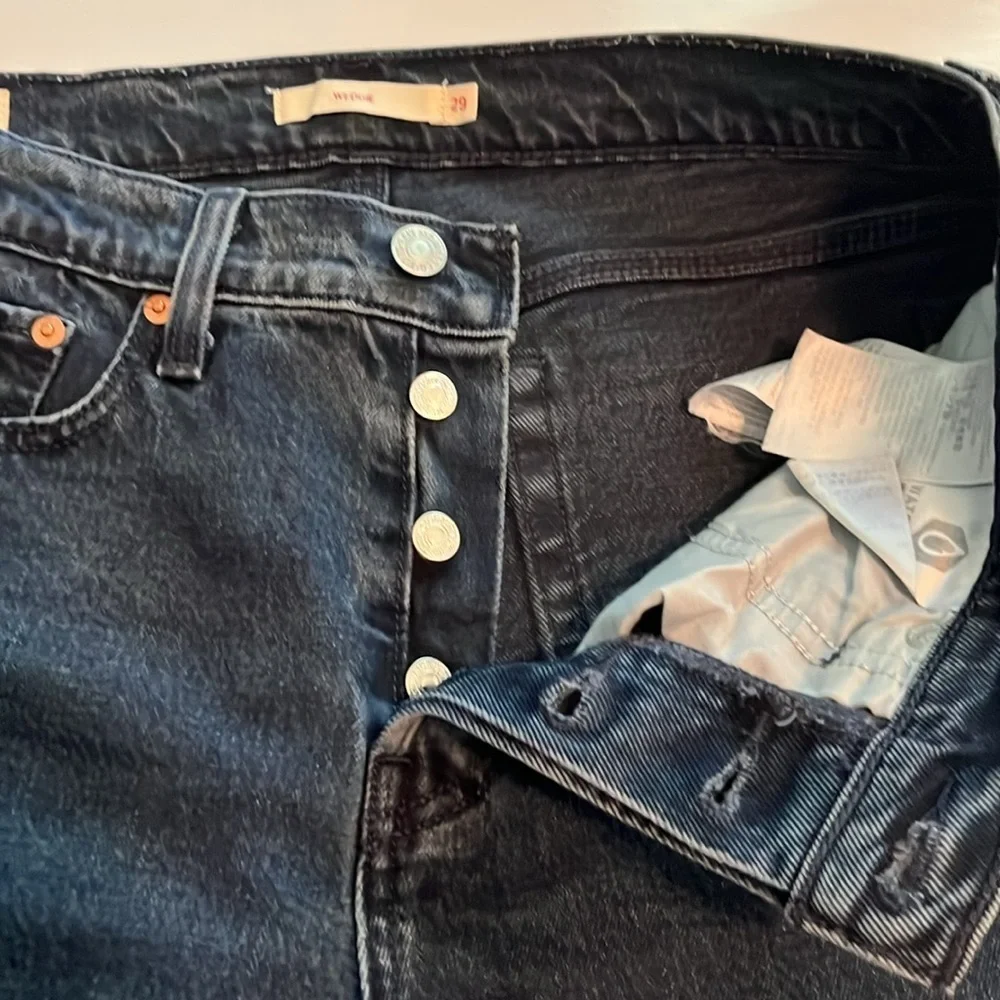 Levi’s Premium High Rise Wedgie Size 29